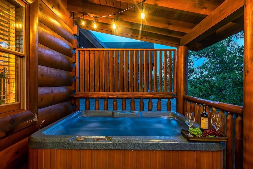 Cabin-N-Smokys! Indoor Resort Pool Views Hot Tub Game Room Sevierville Eksteriør bilde